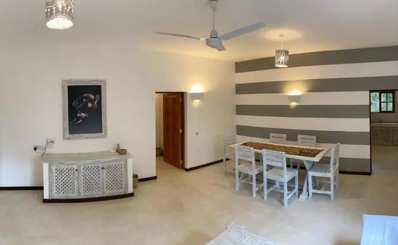 هتل Gecko Resort