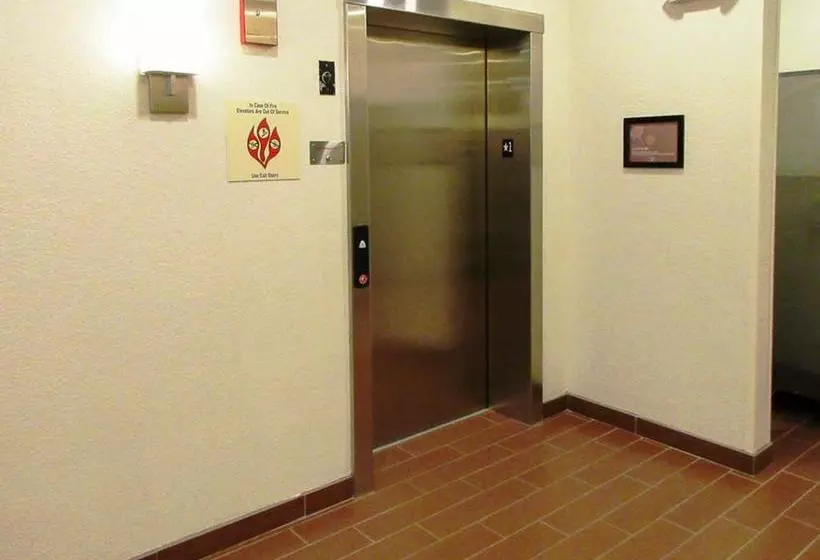 Hotelli Mainstay Suites