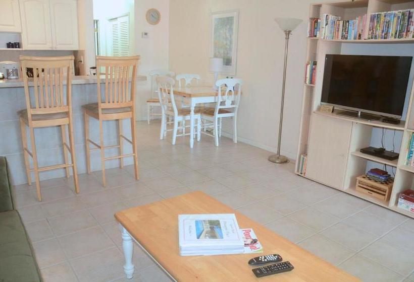 فندق Pineapple Place