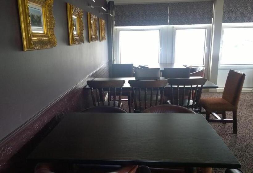 酒店 The Crown Inn