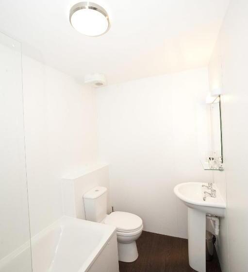 酒店 The Crown Inn