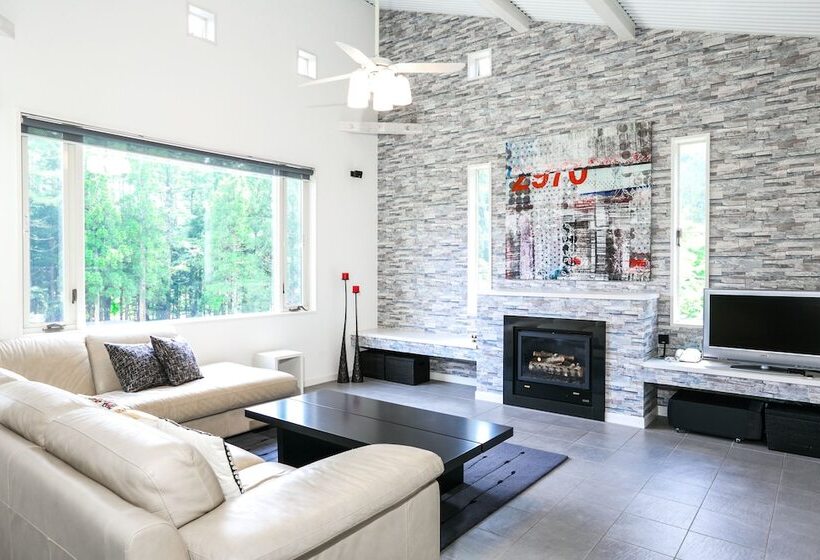 Powdersuites By The Hakuba Collection