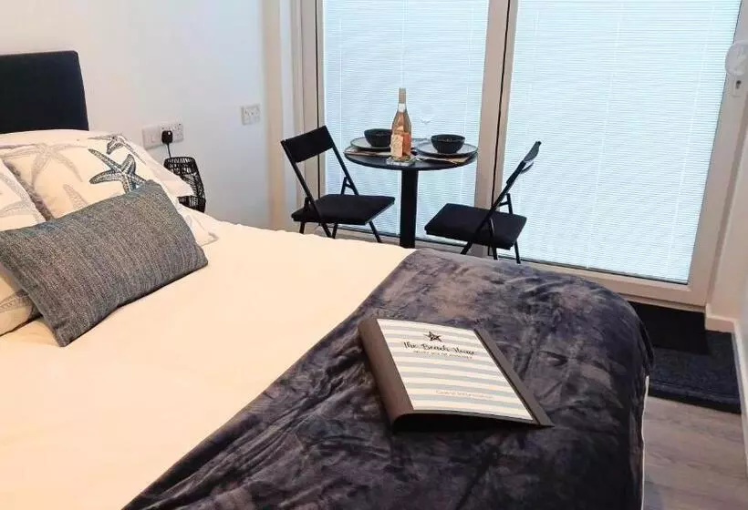 Aamiaismajoitus (B&B) The Beach House