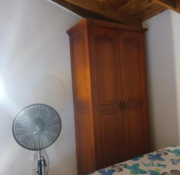 Doña Mayra Aparta Hotel, Rustico