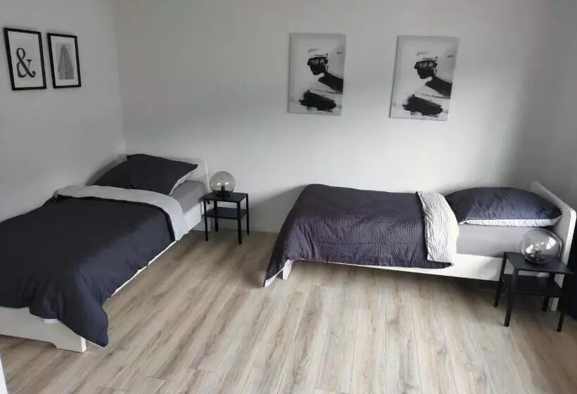 Dwk: Monteurhaus Bei Neuwied