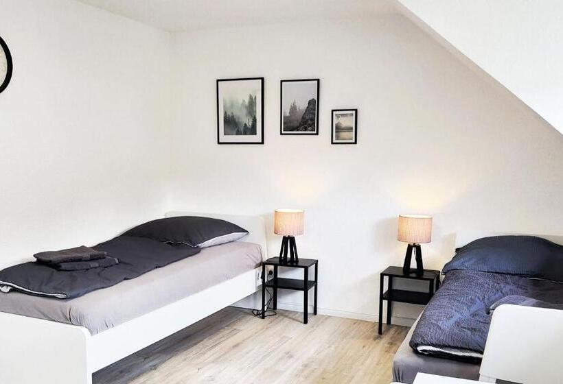 Dwk: Monteurhaus Bei Neuwied