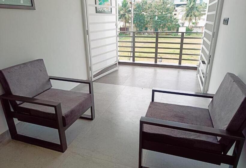 בית מלון כפרי Devaki Resort