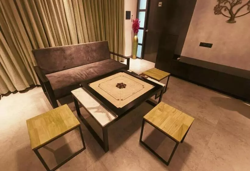 Hotelli Devaki Resort