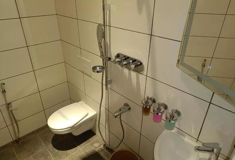 Hotelli Devaki Resort