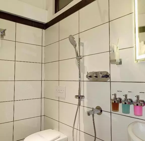 Hotelli Devaki Resort