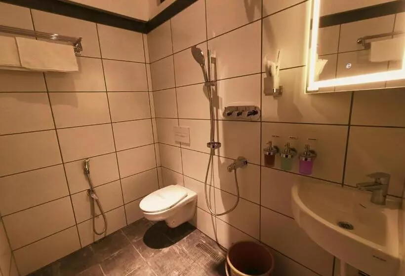 Hotelli Devaki Resort