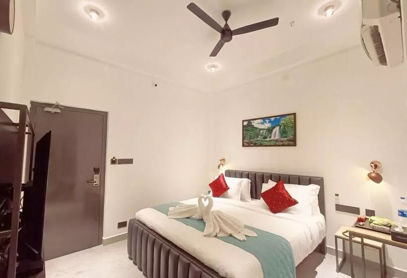 Hotelli Devaki Resort