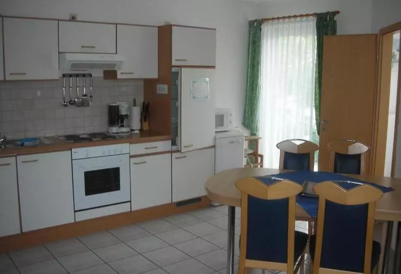 Hotelli Mosel Ferienresidenz Zickzack