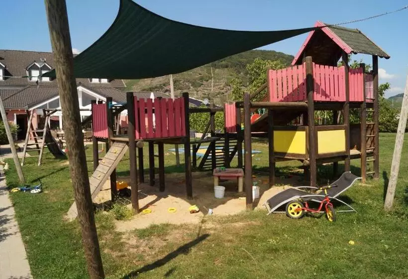 Hotelli Mosel Ferienresidenz Zickzack