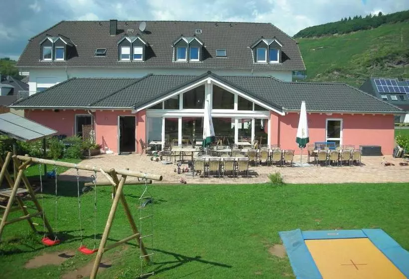 Hotelli Mosel Ferienresidenz Zickzack