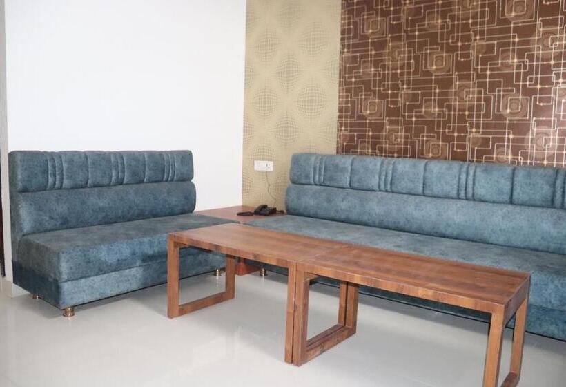 Отель Jvs Palace