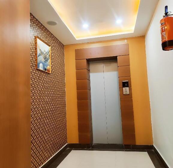 Отель Jvs Palace