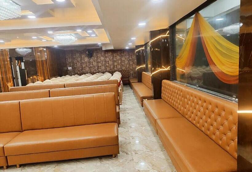 Отель Jvs Palace