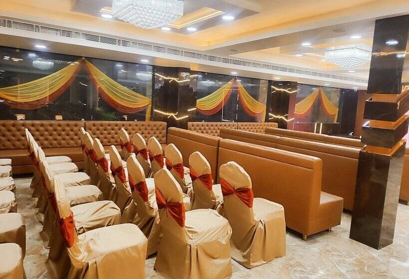 Отель Jvs Palace