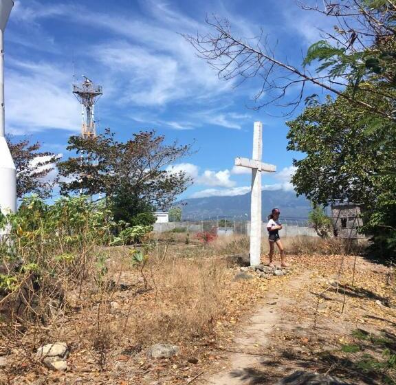 בית מלון כפרי Liberty S Community Lodge And Diving
