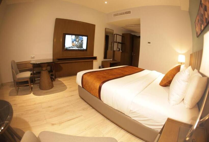 هتل Limeridge Signature