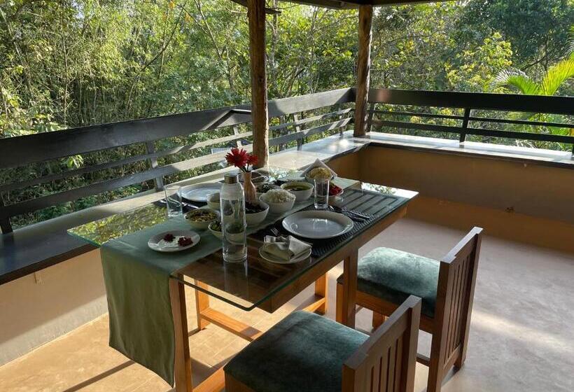 Hotel Panchavadi Farmstay Thekkady