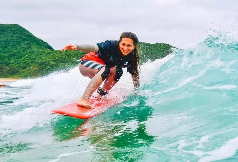 Majatalo Escuela De Surf Waves Sound   Alojamiento Compartido