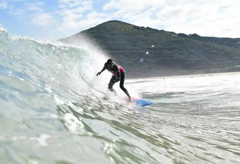 Majatalo Escuela De Surf Waves Sound   Alojamiento Compartido