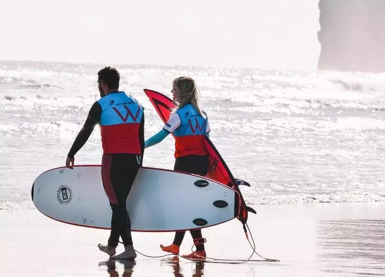 Majatalo Escuela De Surf Waves Sound   Alojamiento Compartido