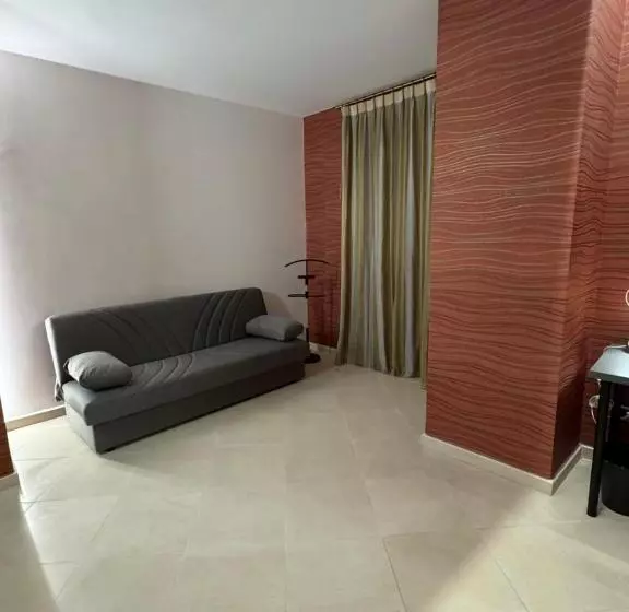 پانسیون Maison Dante