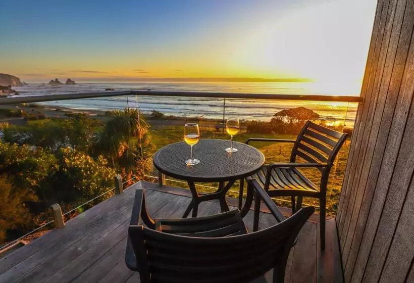 Aamiaismajoitus (B&B) View With A Room Nz   Boutique Beachfront Accommodation On The Great Coast Road