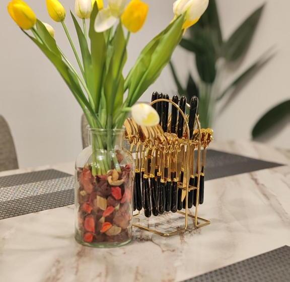 D Elegant Suite   Emerald Avenue