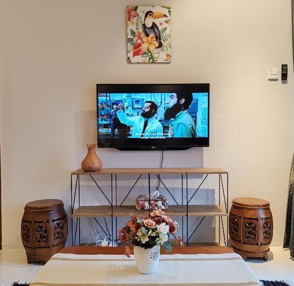 D Elegant Suite   Emerald Avenue