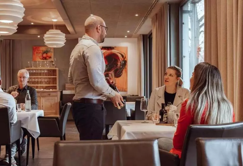 Encanto Hotel Restaurant