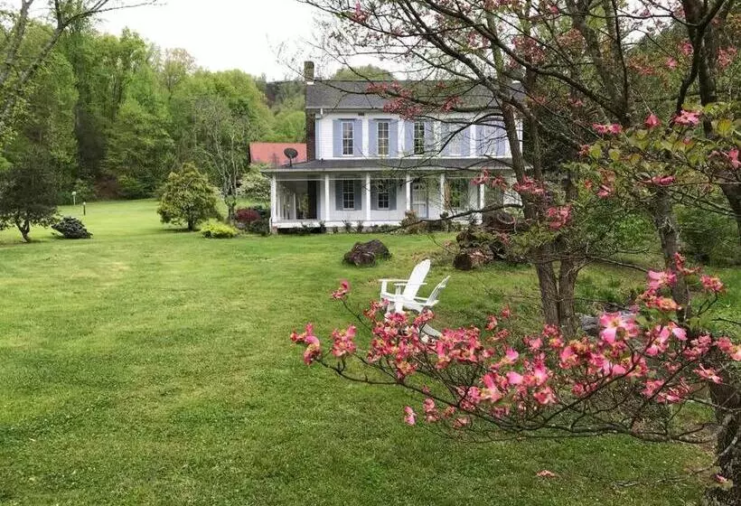 Historic Seaton Springs Farm B&b   M Seaton Queen Room With Private Bath Down The Hall
