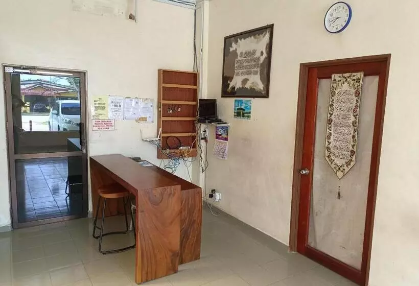 Hotelli Oyo 90868 Oba