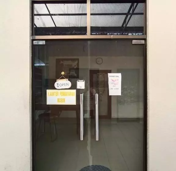 Hotelli Oyo 90868 Oba