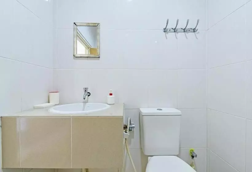 Hotelli Oyo 90879 Eleven Inn