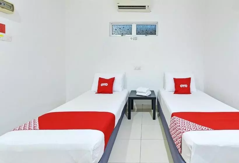 Hotelli Oyo 90879 Eleven Inn