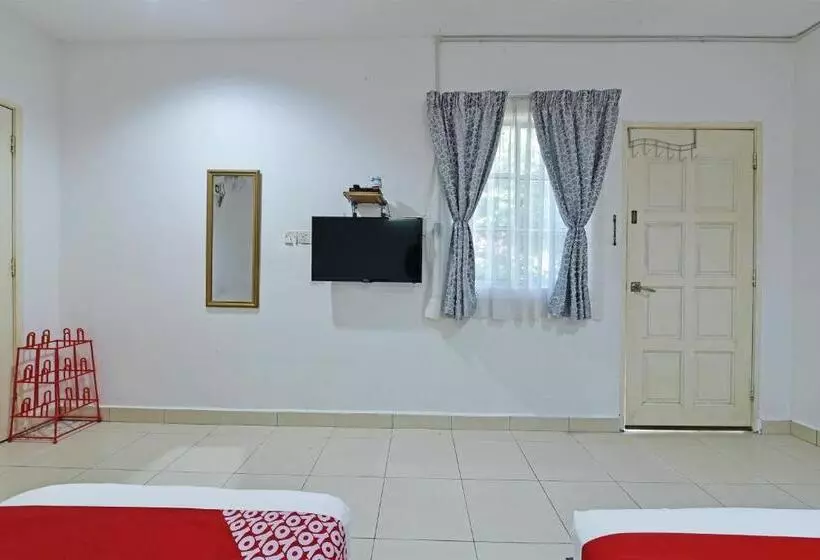 Hotelli Oyo 90879 Eleven Inn