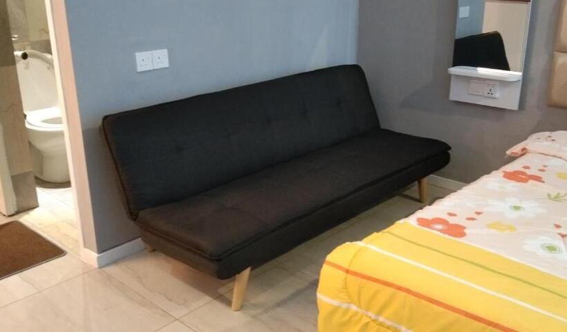 בית מלון כפרי Pintarman Service Aprtment @ The Stirling Suites