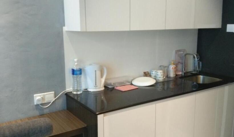 בית מלון כפרי Pintarman Service Aprtment @ The Stirling Suites