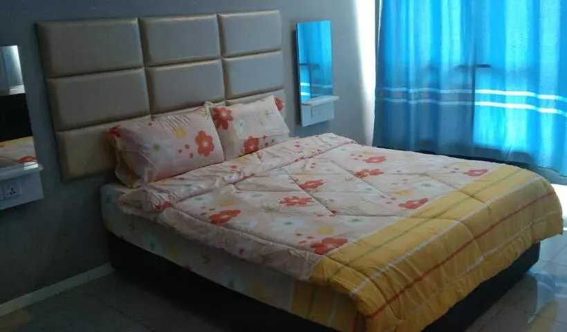 ホテル Pintarman Service Aprtment @ The Stirling Suites