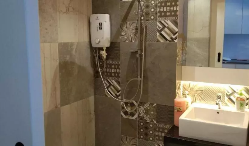 ホテル Pintarman Service Aprtment @ The Stirling Suites