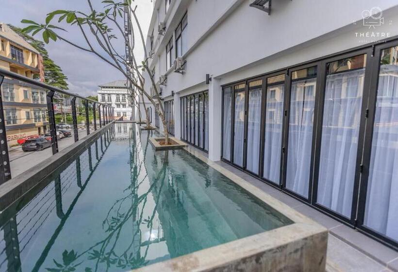 בית מלון כפרי Theatre