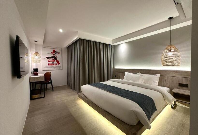 בית מלון כפרי Theatre