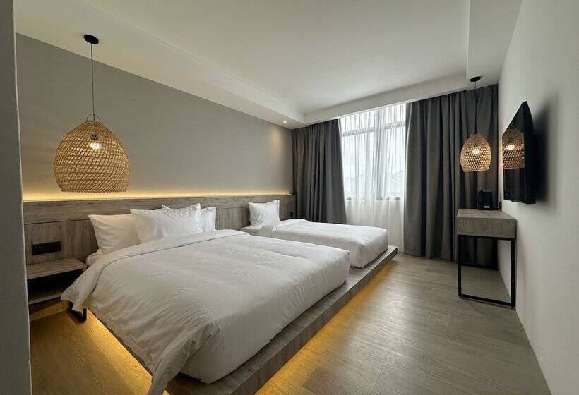 בית מלון כפרי Theatre