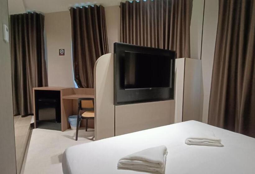 Hotel Urban Inn, Serai Wangi