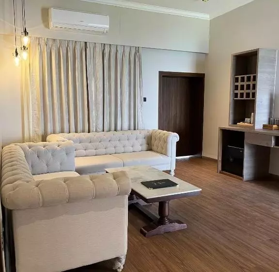 Narwar Lakefront Resort