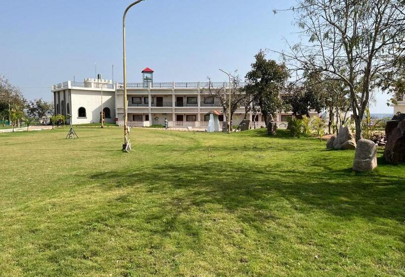 Narwar Lakefront Resort